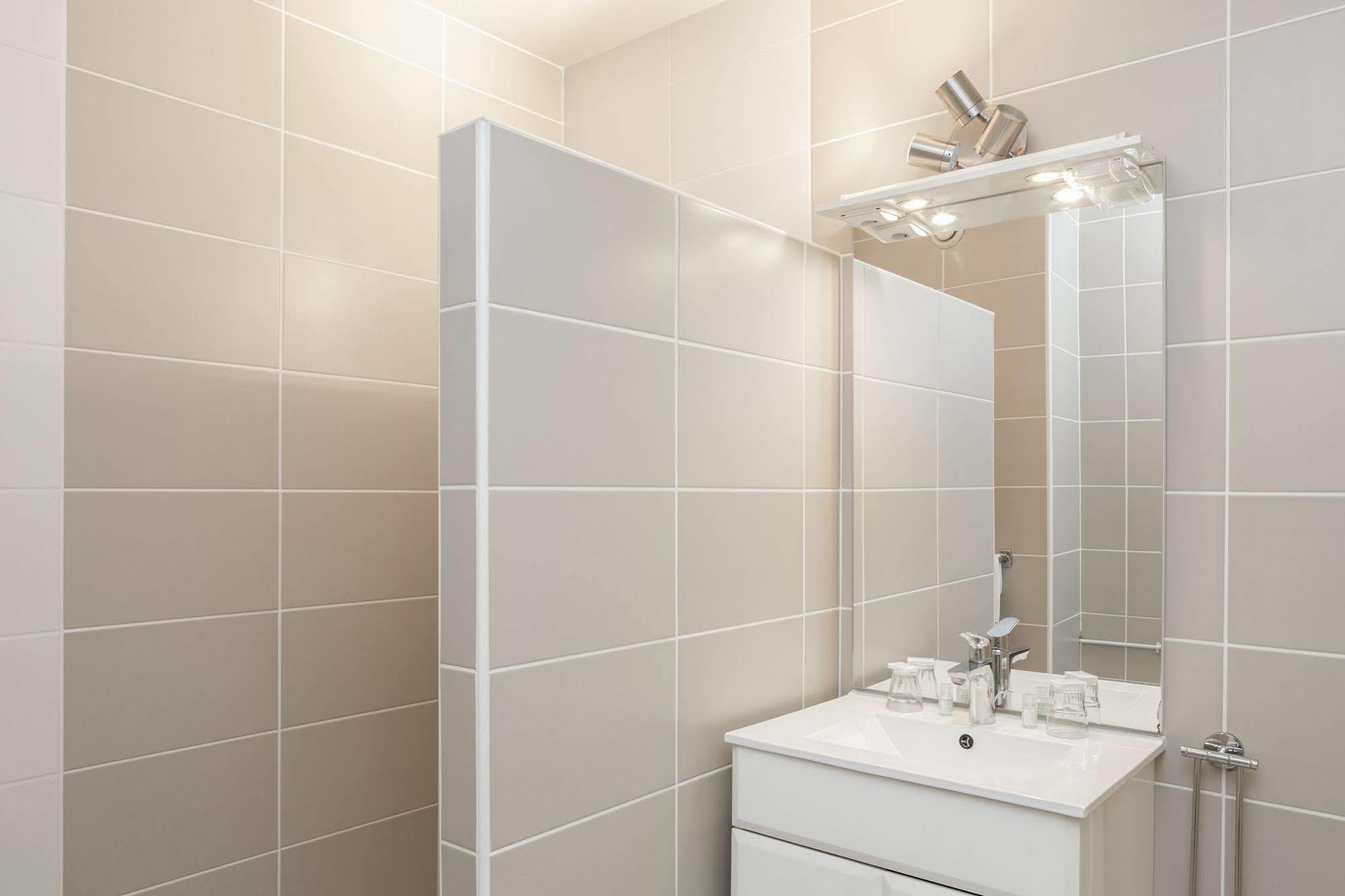 Greet Hotel Grenoble Centre Gare Екстериор снимка